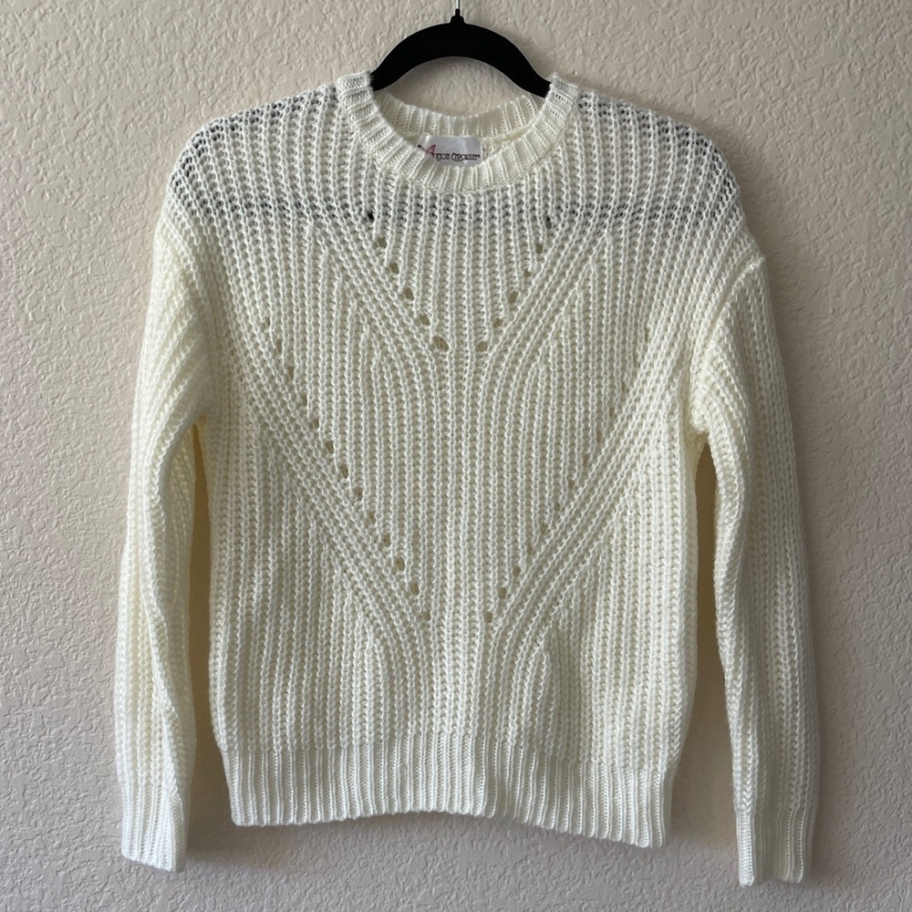 BIN#18 - COTTON EMPORIUM Girl’s size. Large Knit Sweater